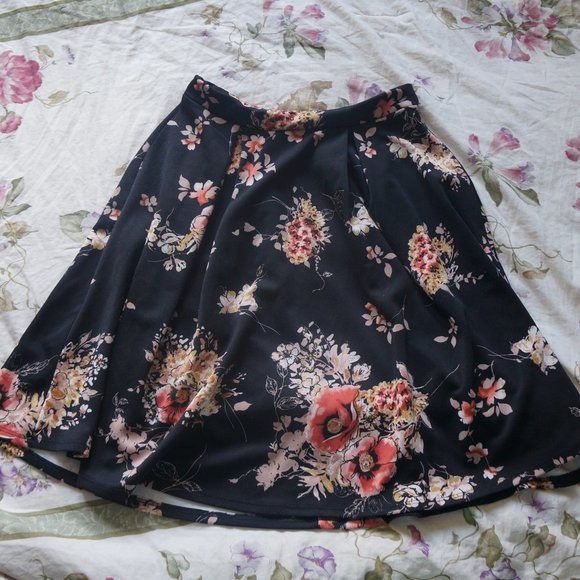 Faith and Joy Black Midi Floral Skirt - Picture 5 of 5